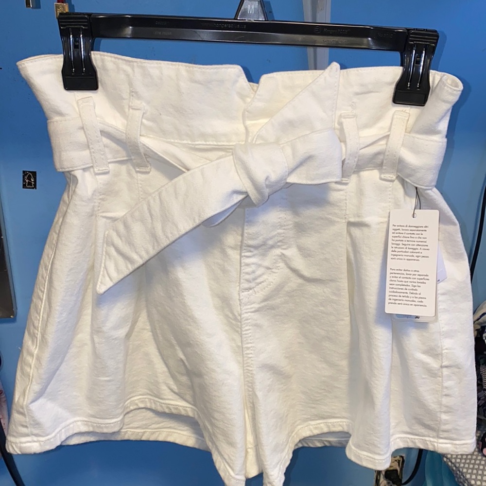 Cute high rise guess shorts